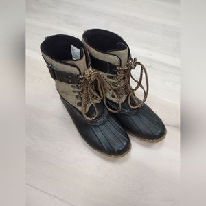 Black/Tan Duck Boots